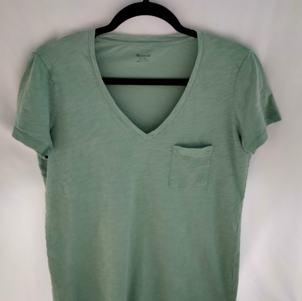 Madewell V Neck pocket tee, size XS, light green